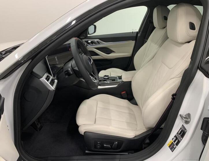 BMW i4 5
