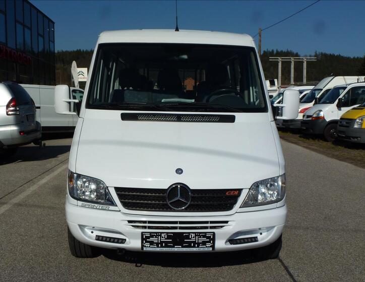 Mercedes-Benz Sprinter 4