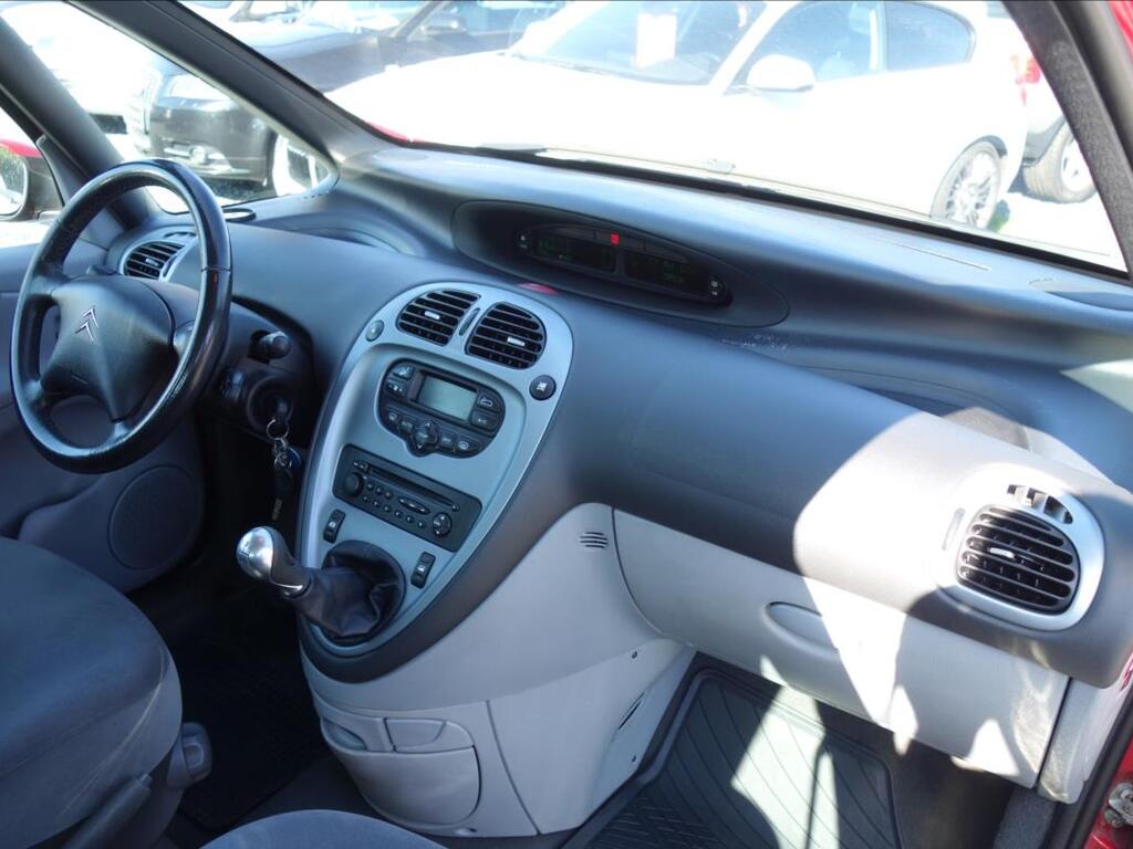 Citroën Xsara Picasso 11