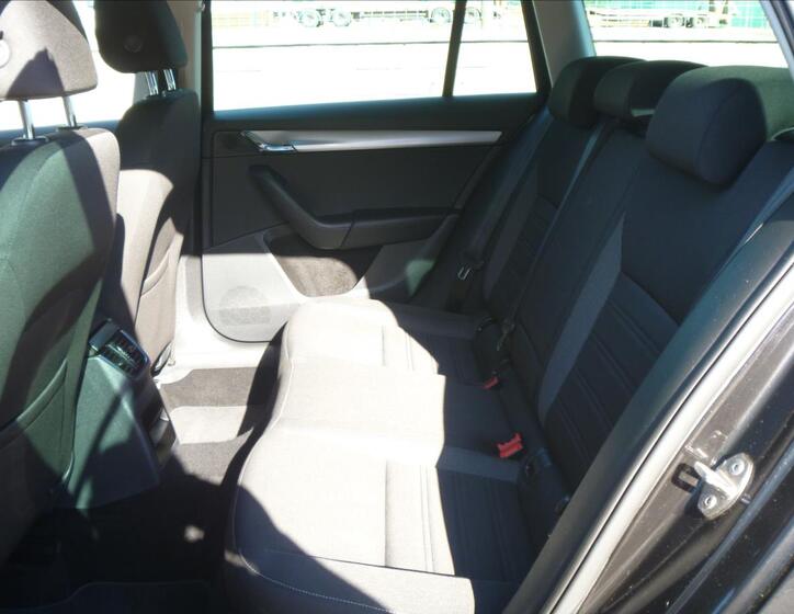 Škoda Octavia 14