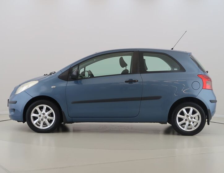 Toyota Yaris 8