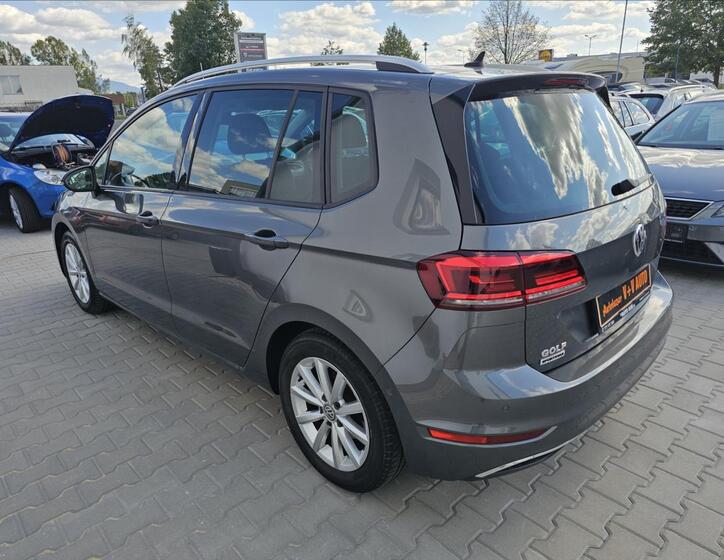 Volkswagen Golf Sportsvan 8