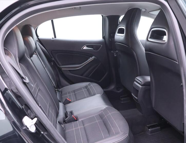 Mercedes-Benz GLA 14