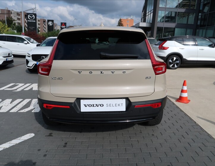 Volvo XC40 5