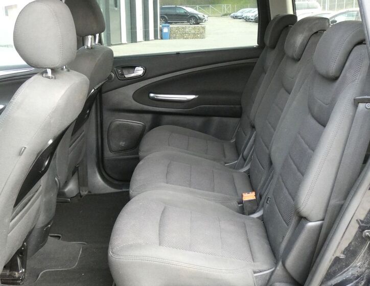 Ford Galaxy 23