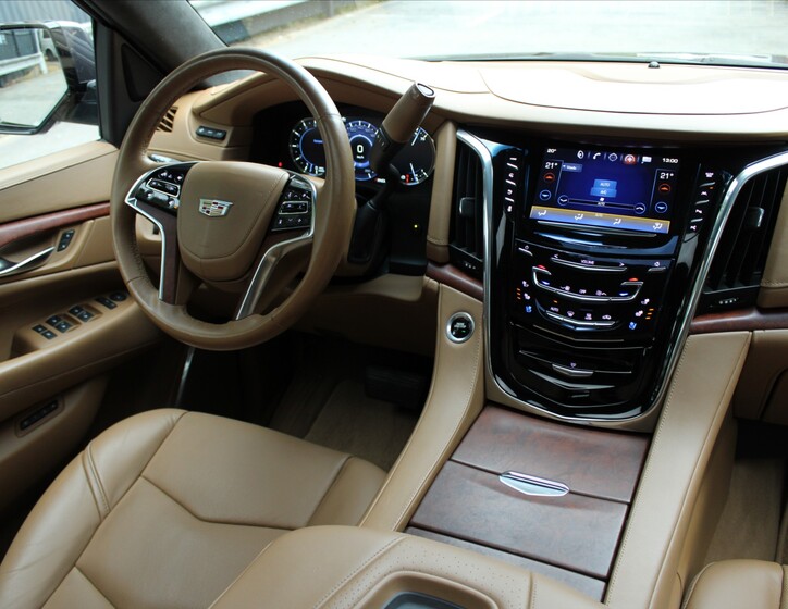 Cadillac Escalade 15