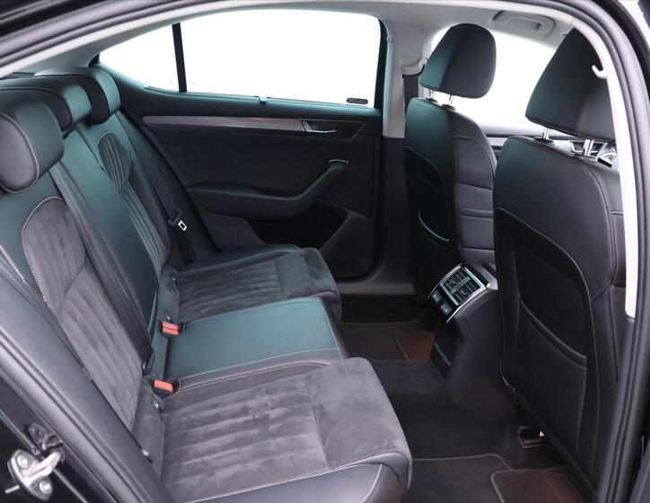 Škoda Superb 13