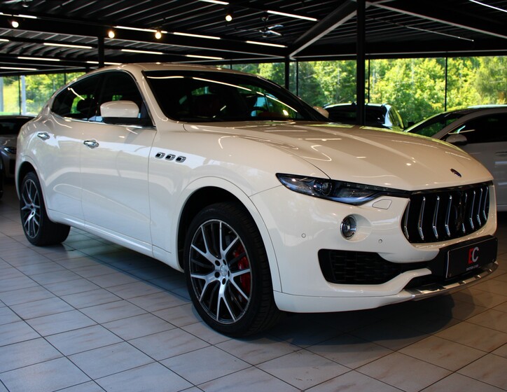 Maserati Levante 1