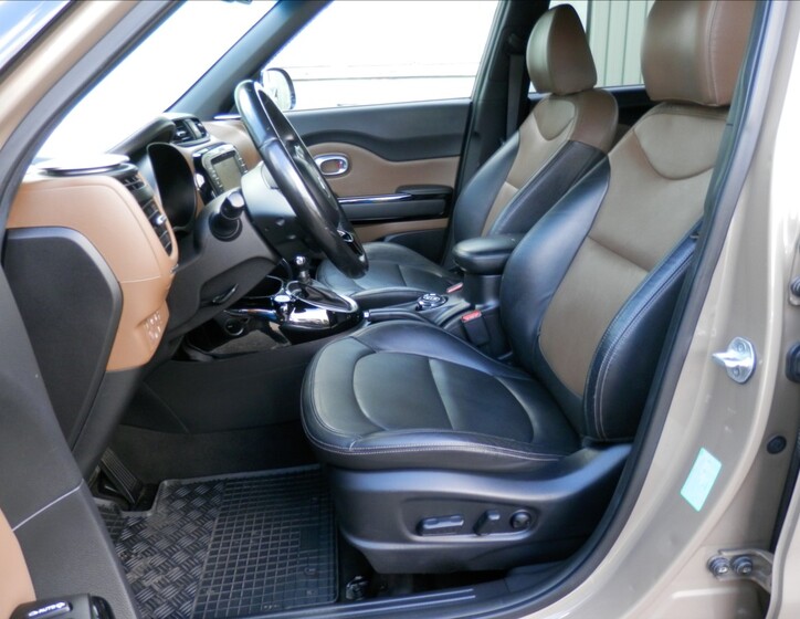 KIA Soul 8