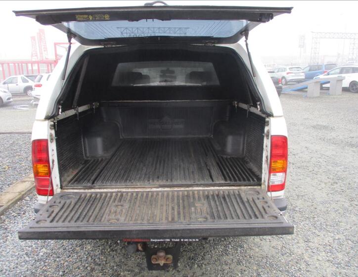Toyota Hilux 9