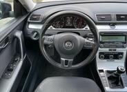 Volkswagen Passat 9
