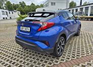 Toyota C-HR 4