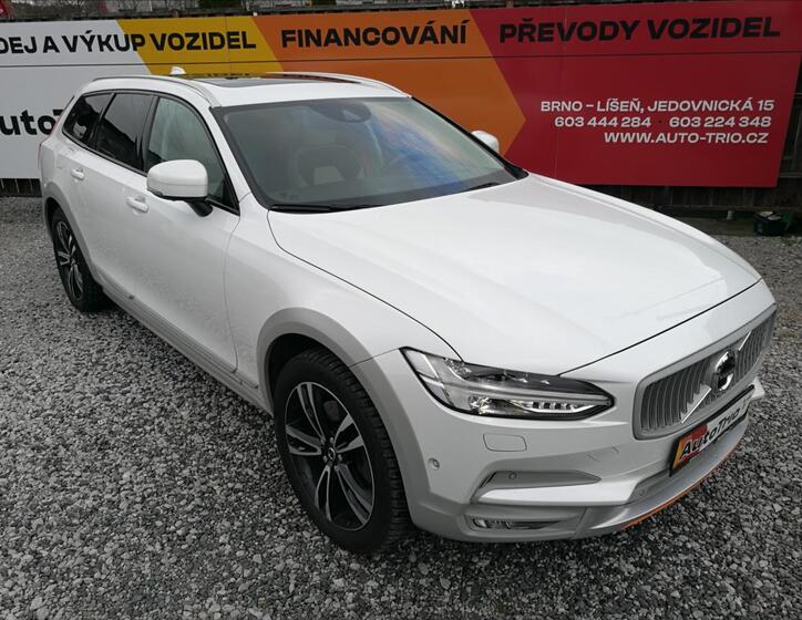Volvo V90 2