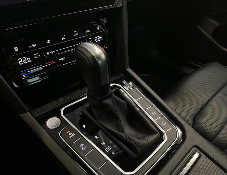 Volkswagen Passat 9