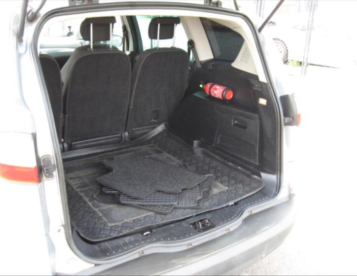 Ford S-MAX 9