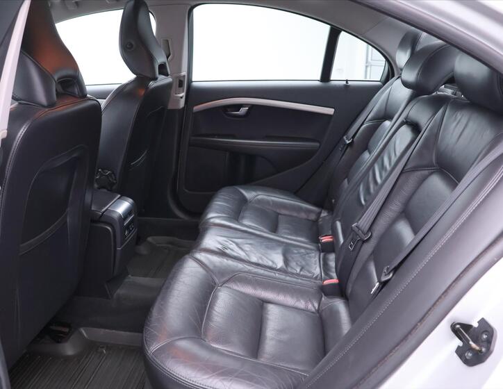 Volvo S80 13
