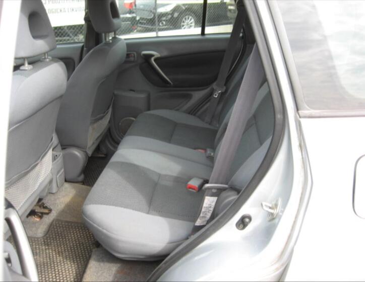 Toyota RAV4 8