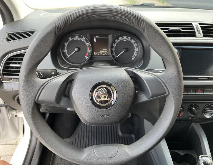 Škoda Fabia 19