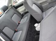 Volkswagen New Beetle 19