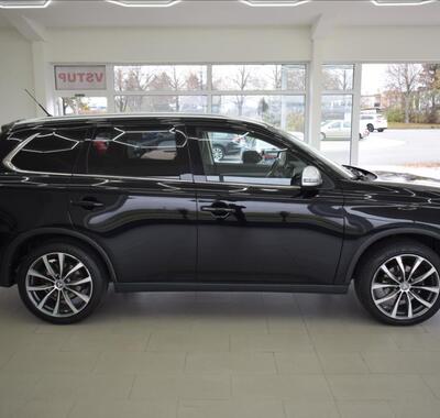Mitsubishi Outlander 4