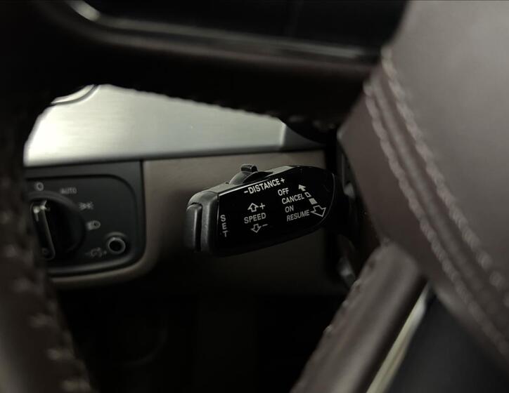 Audi A8 12
