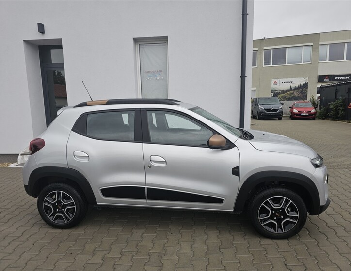 Dacia Spring 5