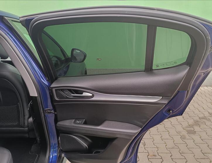 Alfa Romeo Stelvio 32