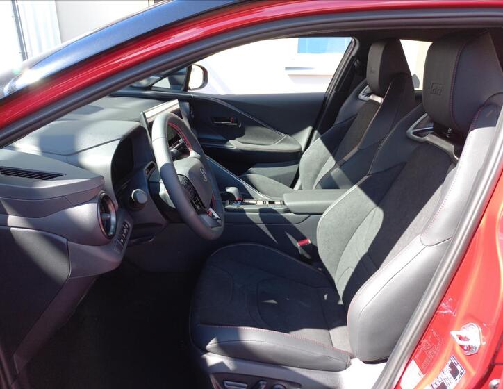 Toyota C-HR 10