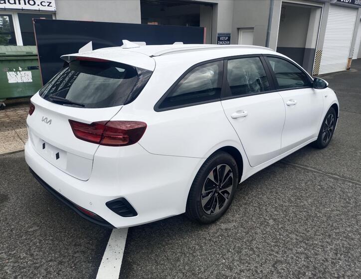 KIA Ceed 4