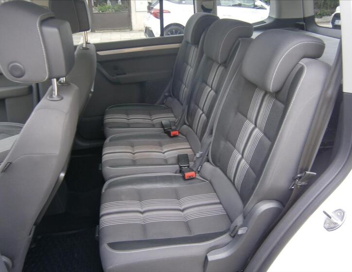 Volkswagen Touran 11