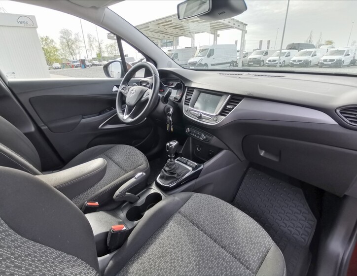 Opel Crossland X 9