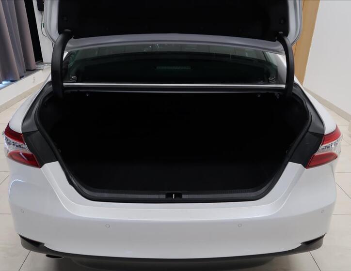 Toyota Camry 9