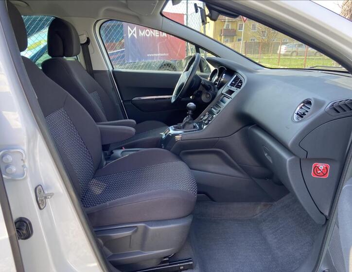 Peugeot 5008 23
