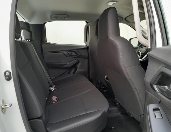Isuzu D-Max 11
