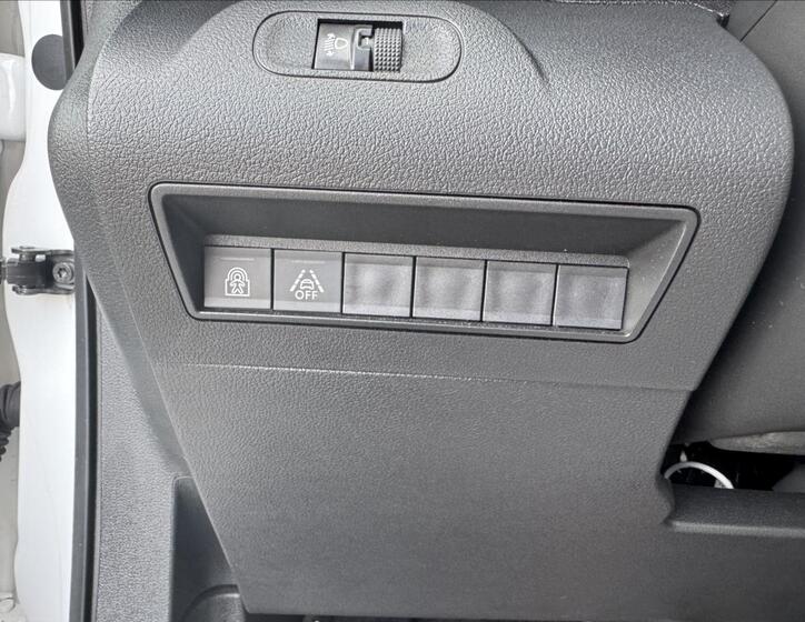 Peugeot Rifter 6