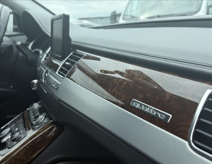 Audi A8 49