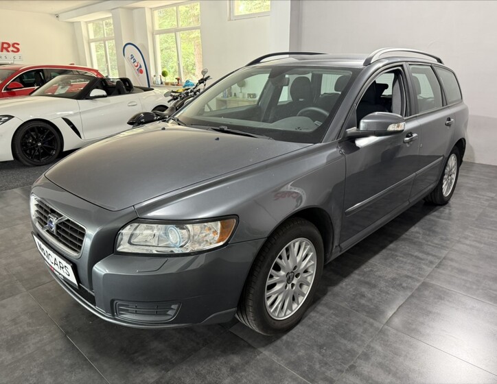Volvo V50 3