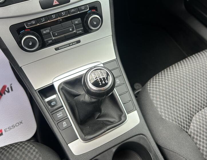 Volkswagen Passat 50