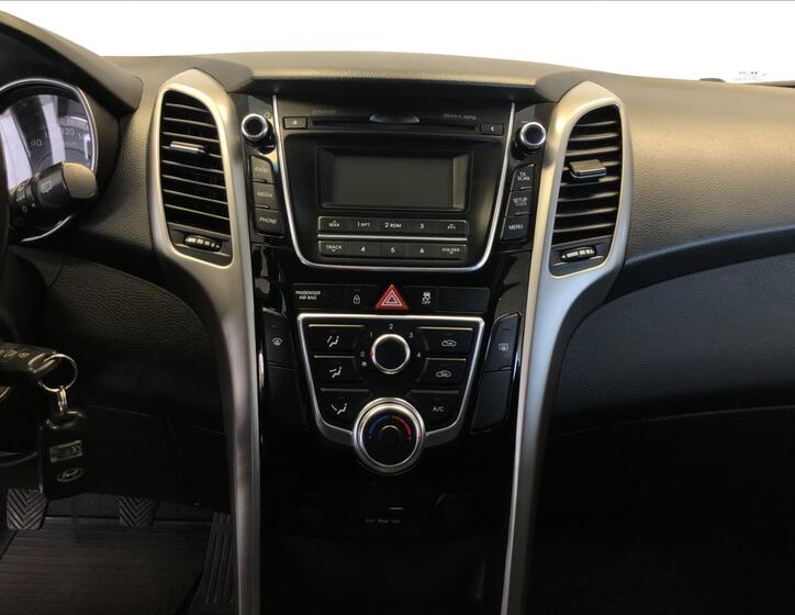 Hyundai i30 16
