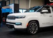 Jeep Grand Wagoneer 13