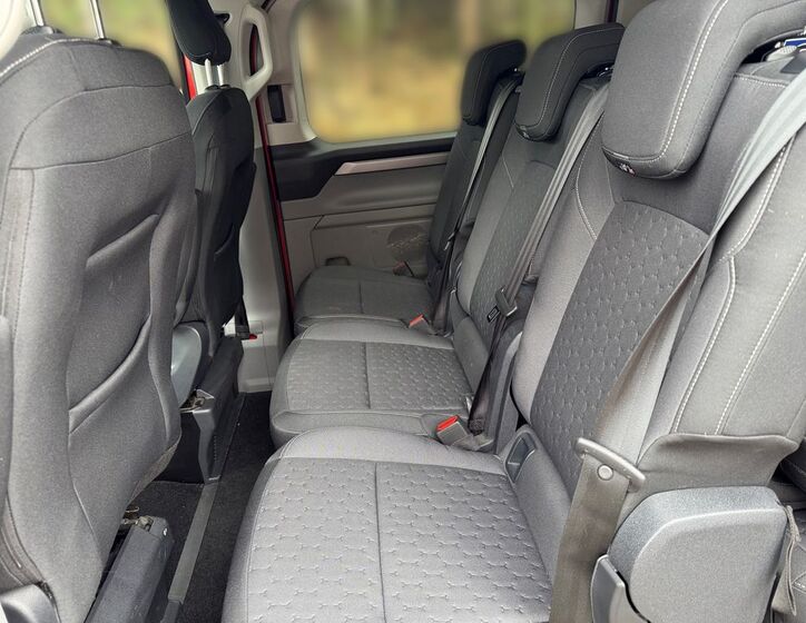 Ford Tourneo Custom 11