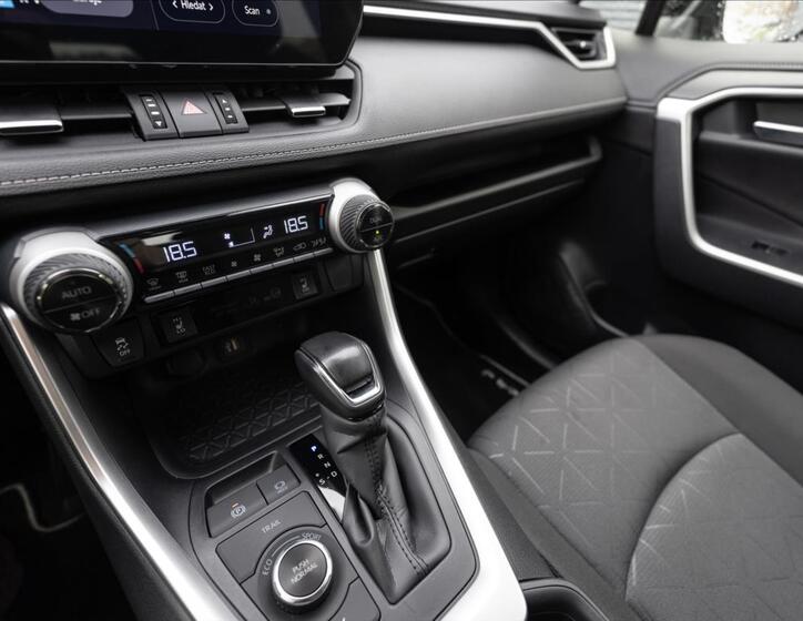 Toyota RAV4 8