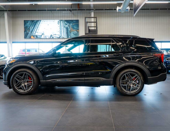 Ford Explorer 2