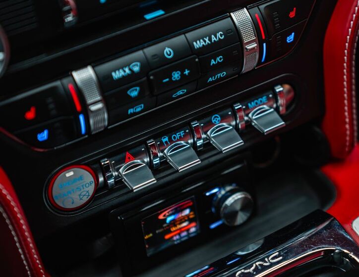Ford Mustang 24
