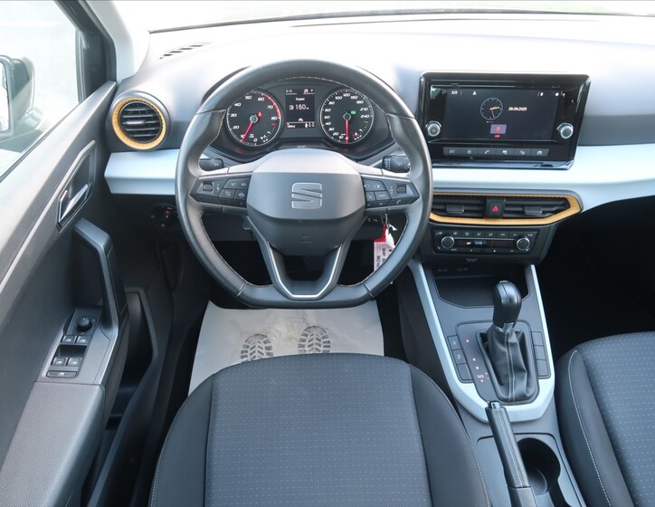 Seat Arona 5