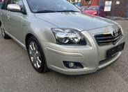 Toyota Avensis 8