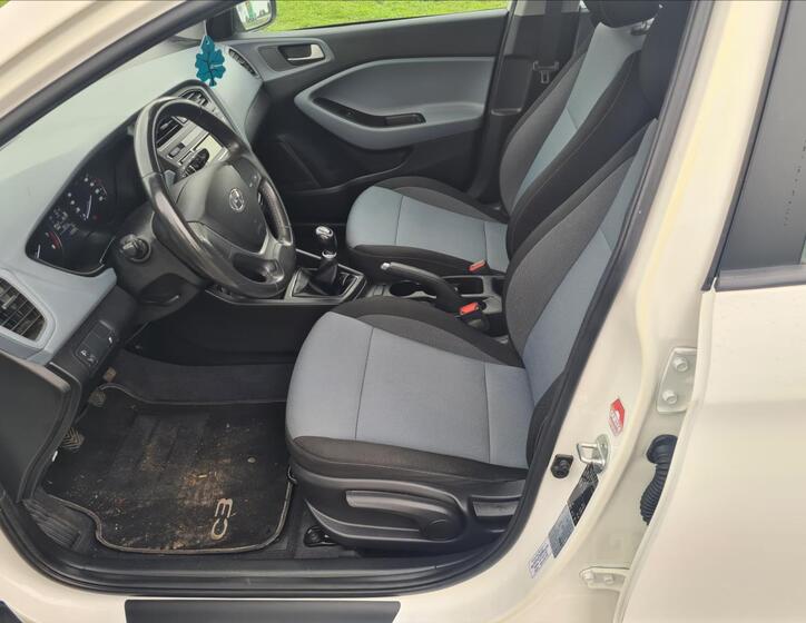 Hyundai i20 11