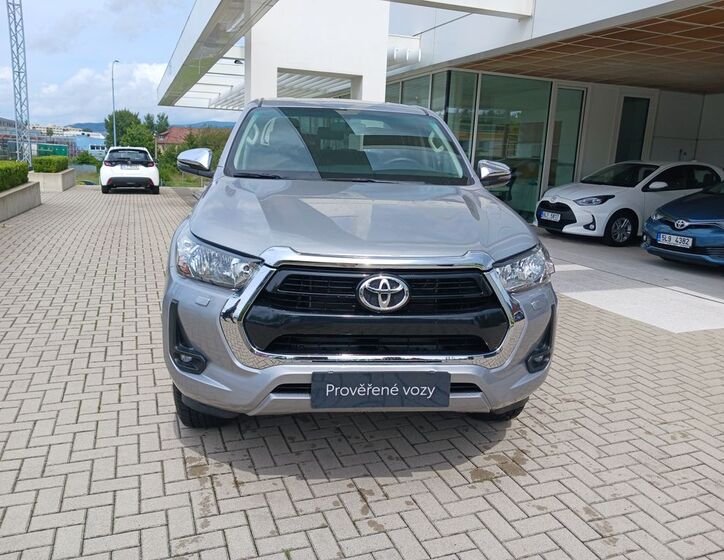Toyota Hilux 8