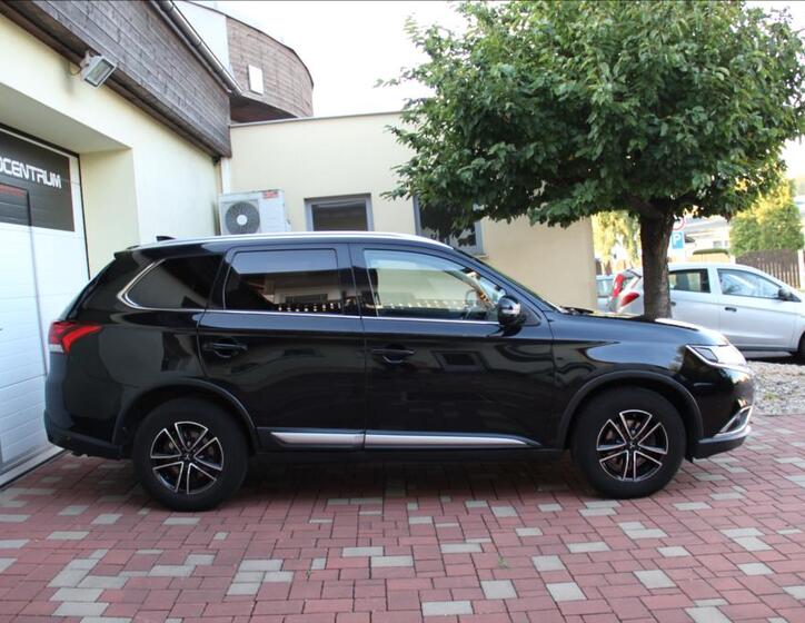 Mitsubishi Outlander 6