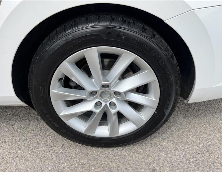 Škoda Superb 43